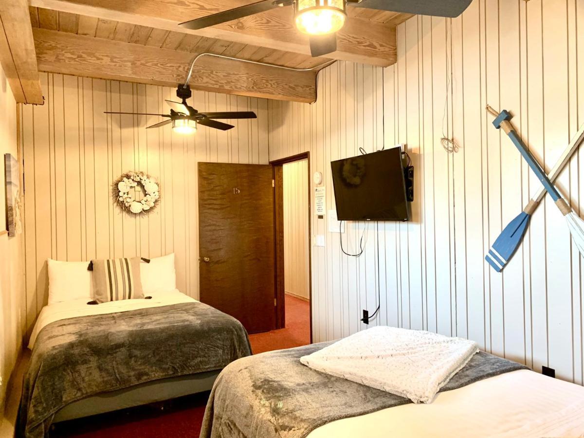 Breakers Boutique Inn Westport Bagian luar foto