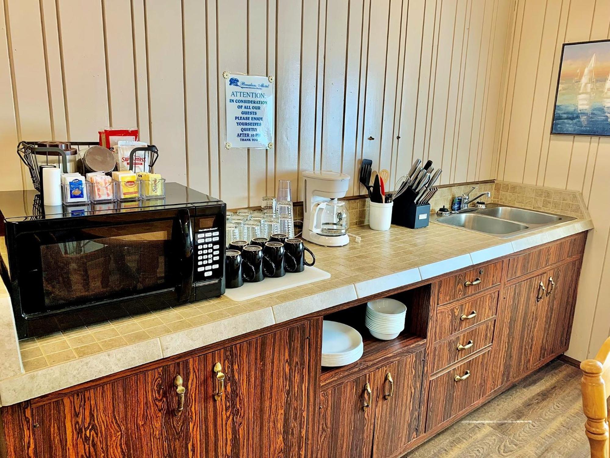 Breakers Boutique Inn Westport Bagian luar foto
