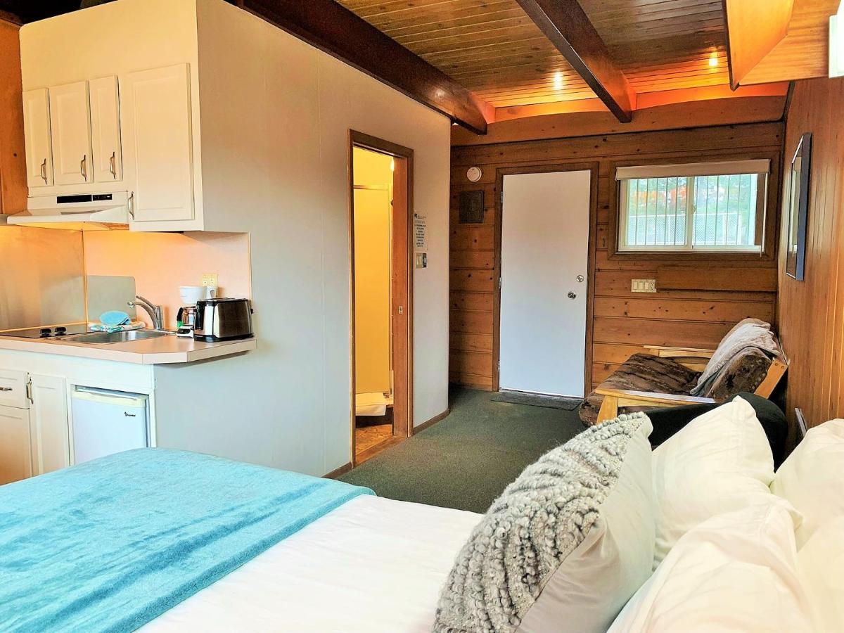 Breakers Boutique Inn Westport Bagian luar foto