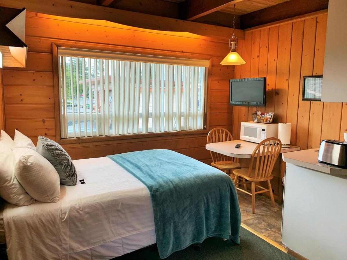 Breakers Boutique Inn Westport Bagian luar foto
