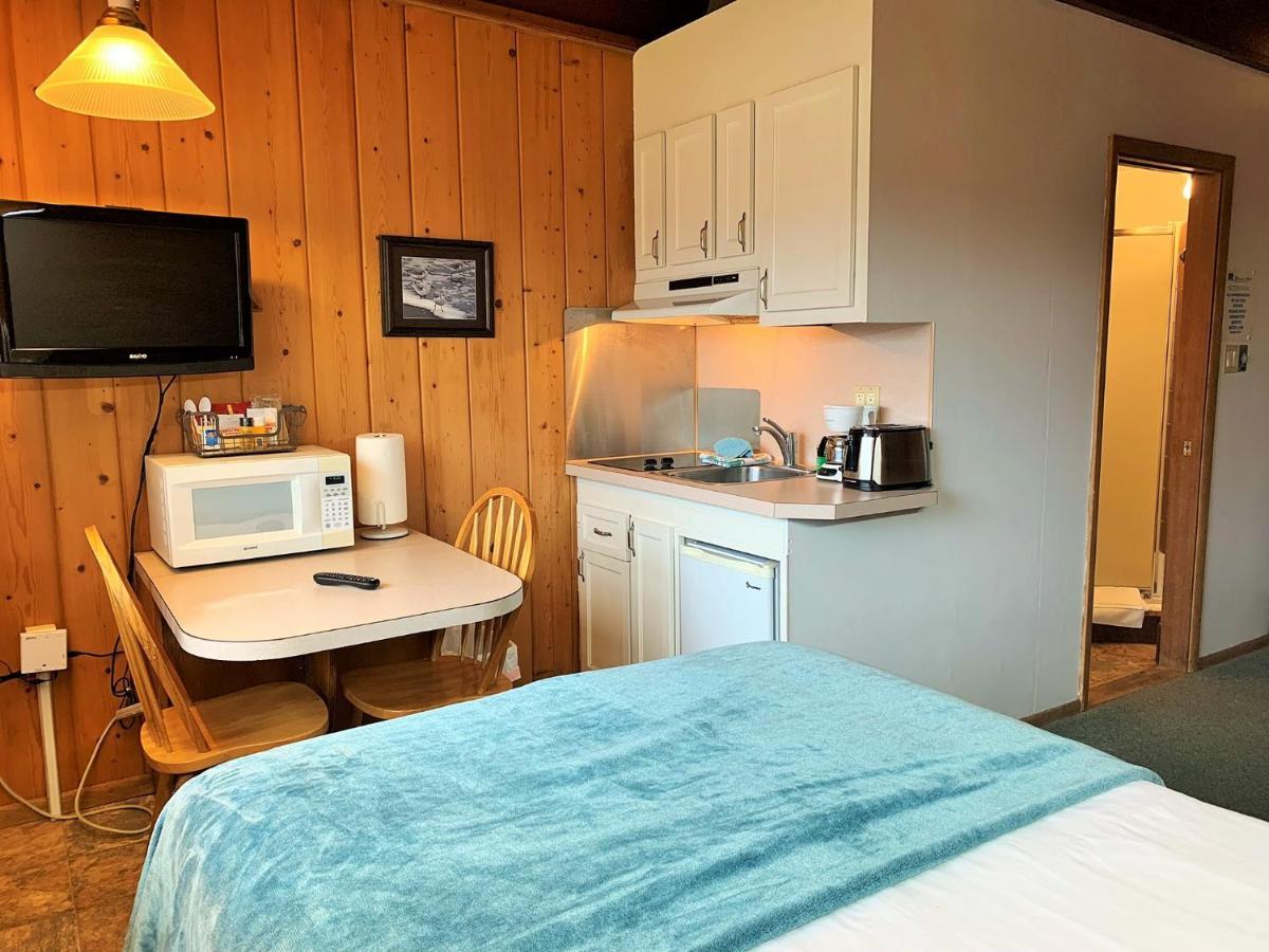 Breakers Boutique Inn Westport Bagian luar foto
