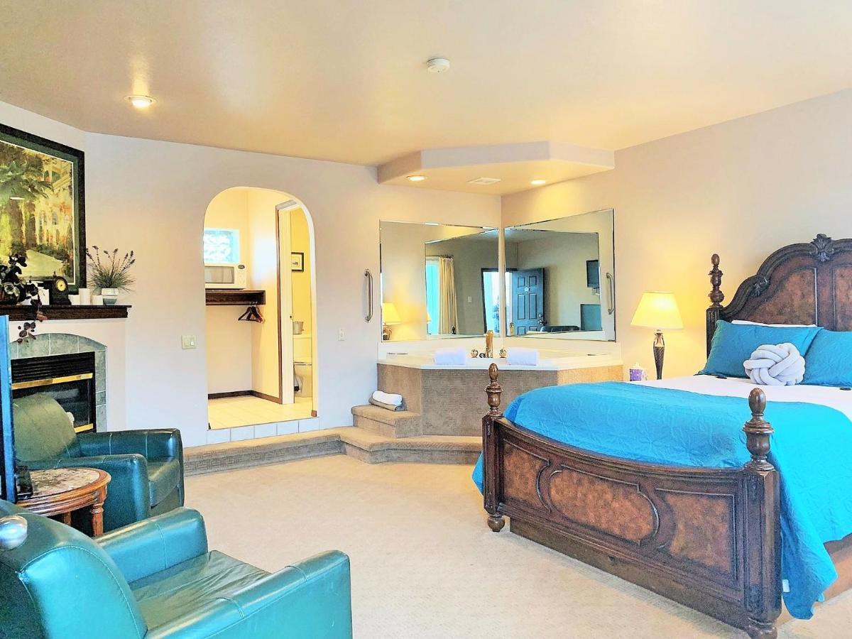 Breakers Boutique Inn Westport Bagian luar foto