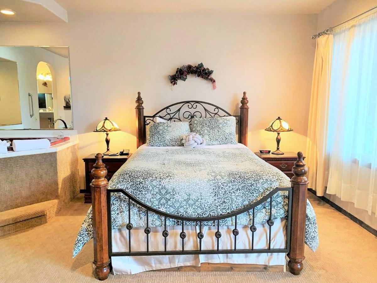 Breakers Boutique Inn Westport Bagian luar foto