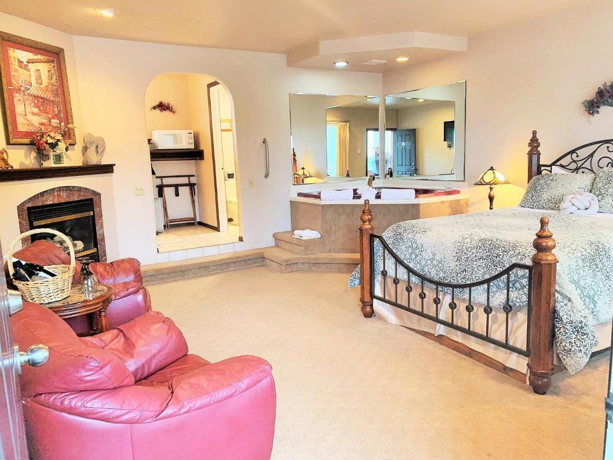 Breakers Boutique Inn Westport Bagian luar foto