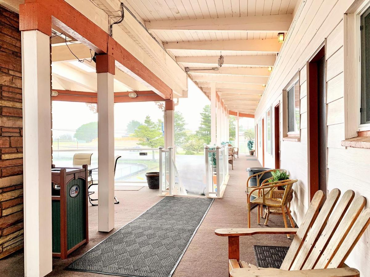 Breakers Boutique Inn Westport Bagian luar foto
