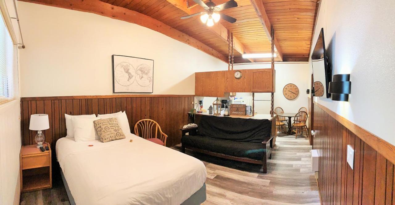 Breakers Boutique Inn Westport Bagian luar foto