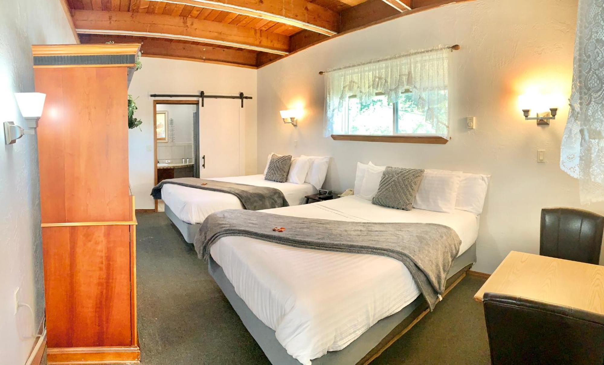 Breakers Boutique Inn Westport Bagian luar foto
