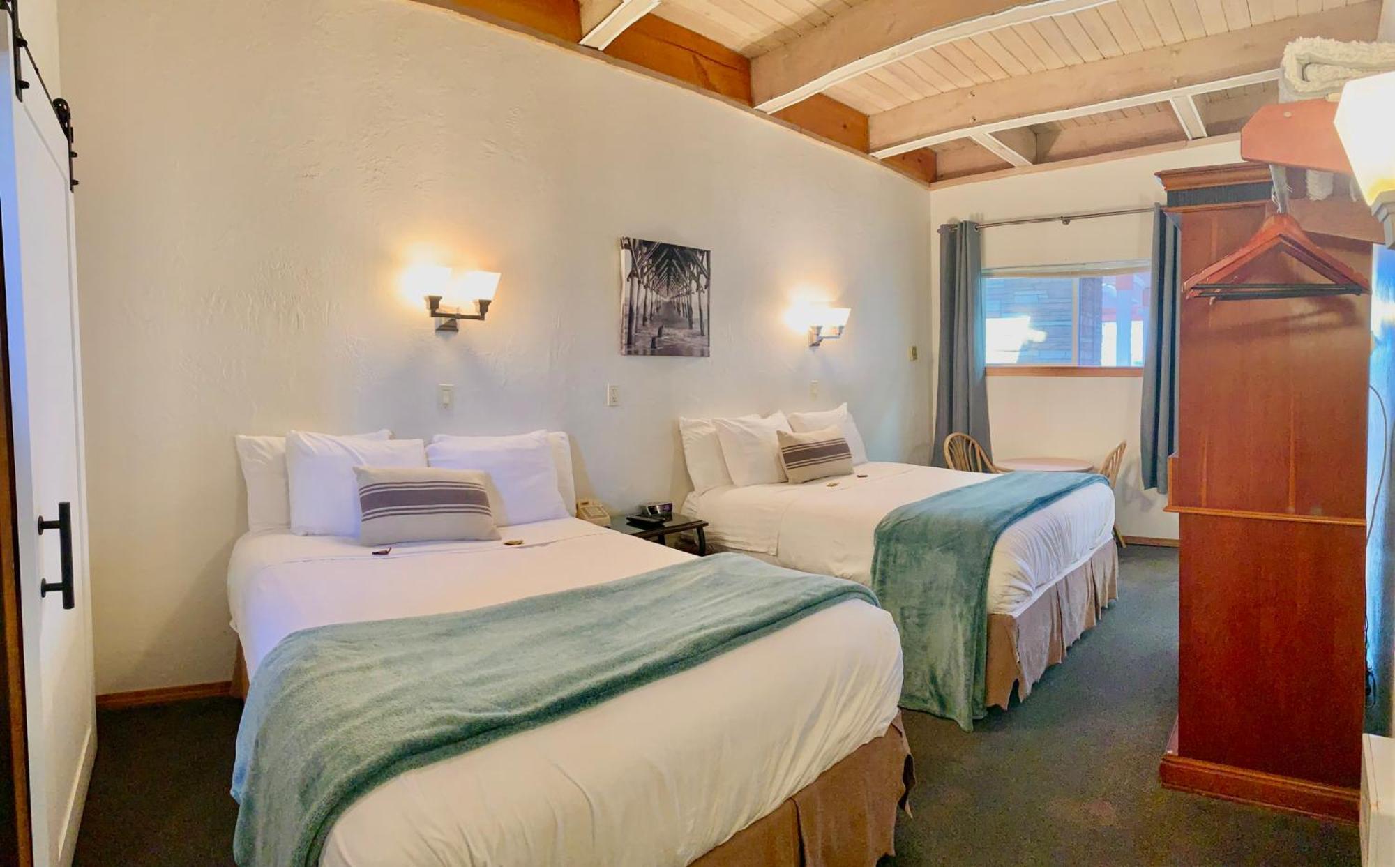 Breakers Boutique Inn Westport Bagian luar foto