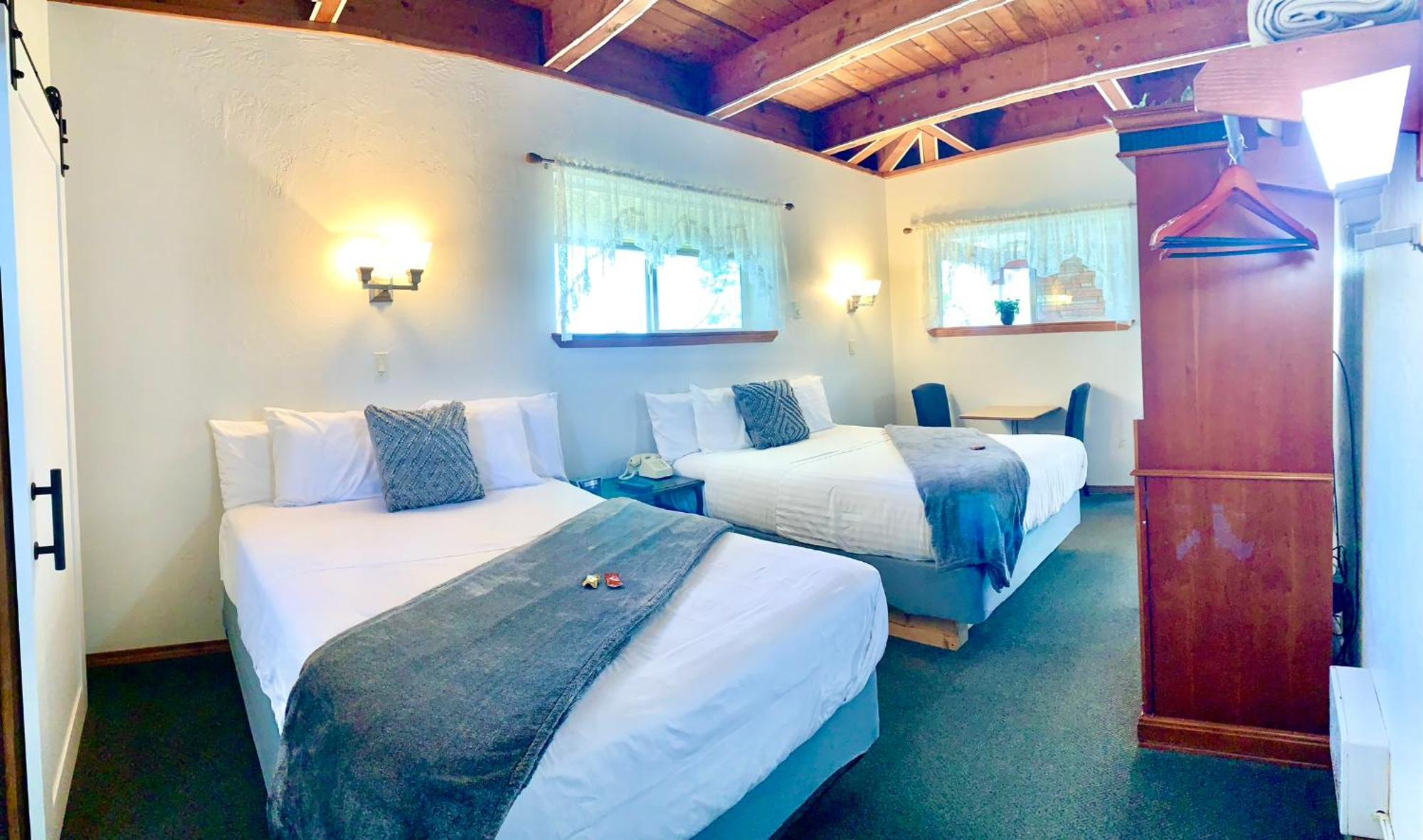 Breakers Boutique Inn Westport Bagian luar foto